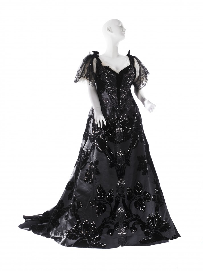 Voided velvet evening gown by Maison Worth, ca. 1894