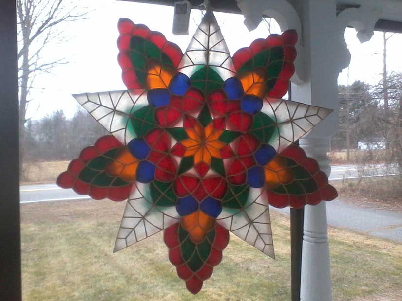 The Hallock parol in rural New England. Keeping the neighborhood jolly!